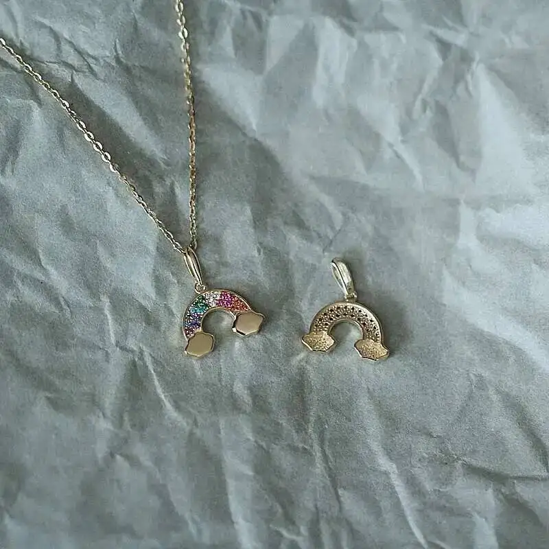 Rainbow Shaped Pendant, South Korea's K-Gold Department, Exquisite, Colorful, White Stone, A Batch of 9K, kj380 - Image 2